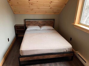 2 bedrooms, in-room safe, WiFi, bed sheets