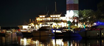 Luxury Penthouse in the Heart of Harbour Town