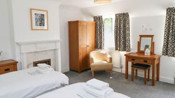 Cottage | Interior