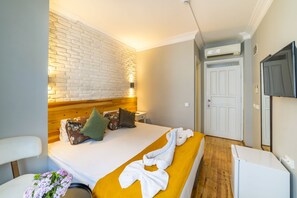 Standard Double Room | 1 bedroom, premium bedding, minibar, in-room safe