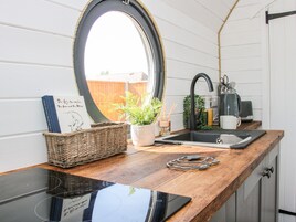 Casa de campo | Cozinha privada | Geladeira, talheres/pratos/utensílios de cozinha