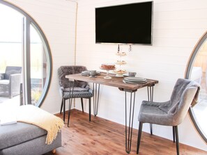 Cottage | 1 bedroom, individually decorated, individually furnished, free WiFi - Cherry Blossom (Craven Arms)