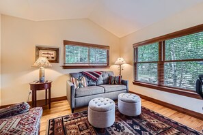 Smart-tv och eldstad