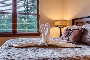 4 bedrooms, desk, iron/ironing board, free WiFi