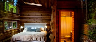 #2 CABIN COUPLES KING BED HOTTUB BEACH 