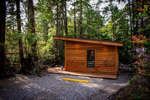 #2 CABIN COUPLES KING BED HOTTUB BEACH