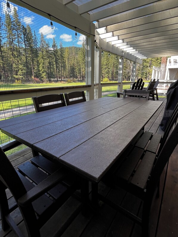 Outdoor dining