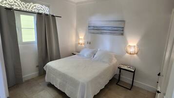 2 bedrooms, in-room safe, iron/ironing board, free WiFi