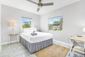 2 soverom, skrivebord, strykejern/-brett og wi-fi