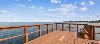 Cozy 2 BR Home, walking distance to Crystal Beach/Park - Quaint Family Getaway!