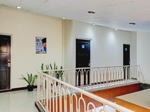 Interior - OYO 90278 Hotel Sepuluh Buah Batu Bandung (Bandung)