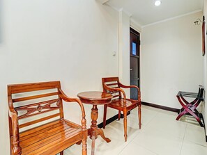 Interior - OYO 90278 Hotel Sepuluh Buah Batu Bandung (Bandung)