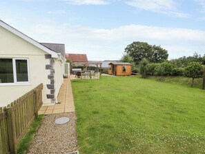 Cottage | Property grounds