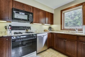 Condo, 1 cama Queen e sofá-cama (Sunrise West Glade K1) | Cozinha privada