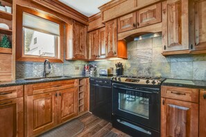 Condo, Multiple Beds (Sunrise East Glade C8) | Private kitchen - Sunrise East Glade C8 (Killington)