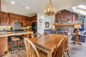 Dining - Sunrise East Glade C8 (Killington)