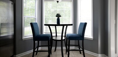 Beautiful home 2 Miles from Harbison Blvd- 5 mins from Lake Murray! Pet-Friendly