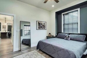 2 bedrooms, desk, iron/ironing board, travel cot - “The Train Depot” 2nd oldest in the US (Frederick)