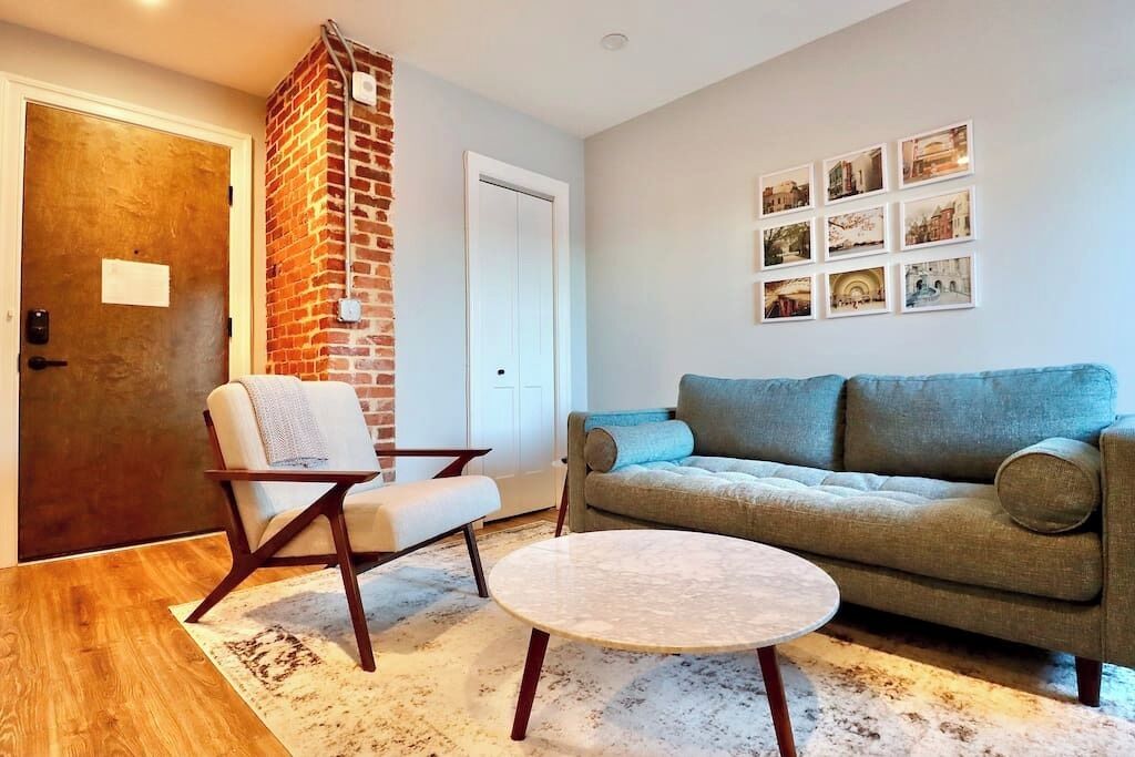 Flat-screen TV, streaming services, offices