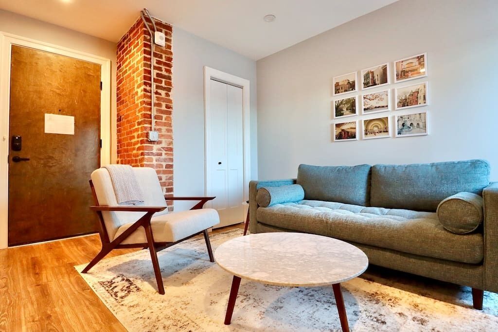 Flat-screen TV, streaming services, offices