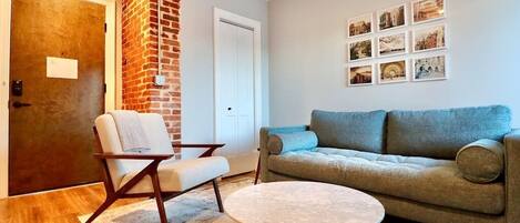 Flachbildfernseher, Streaming-Dienste, Arbeitsbereiche