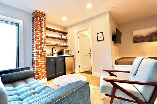 The Jefferson Suite at Prince Street Inn