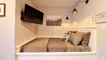 WiFi, bed sheets