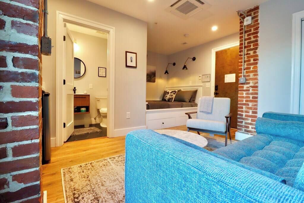 Flat-screen TV, streaming services, offices