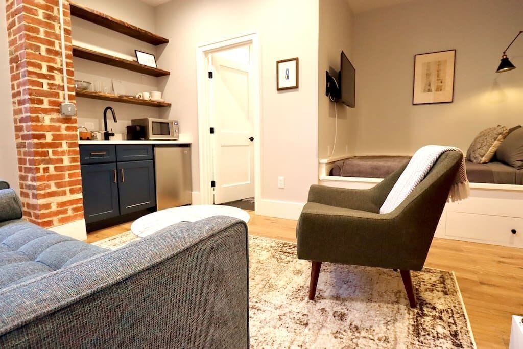 Flat-screen TV, streaming services, offices