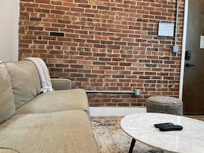 TV, offices - The King Suite at Prince Street Inn, ADA Accessible (Alexandria)