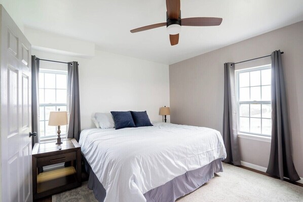 3 bedrooms, desk, iron/ironing board, free WiFi