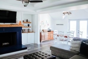 Smart TV, DVD player, books