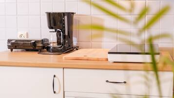 Mikrowelle, Ofen, Herdplatte, Geschirrspüler