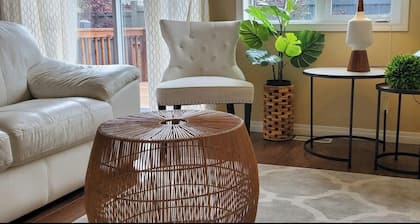 3 Bedroom Stylish Townhouse in a quite neighbourhood within town