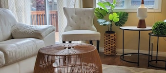 3 Bedroom Stylish Townhouse in a quite neighbourhood within town