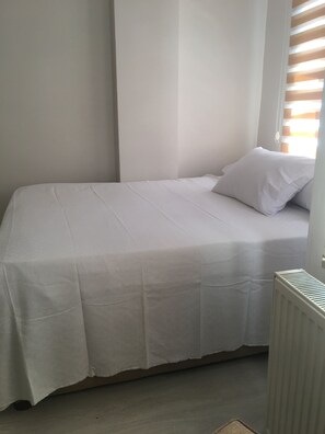 Double Room | Egyptian cotton sheets, premium bedding, desk, free WiFi