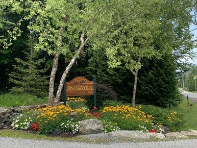 Woodsy Getaway! Shuttle or Ski-home from Mt. Snow