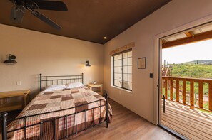 1 bedroom, desk, free WiFi, bed sheets