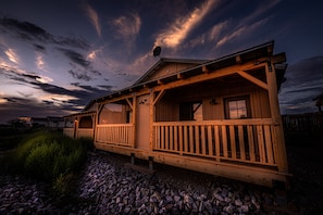Exterior - *Pet Friendly* Step back in time but with free WIFI @ Miners Cabin#6 (KING Bed) (Tombstone)