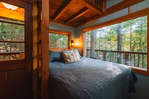 3 habitaciones y ropa de cama