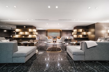 Paradox Hotel Vancouver