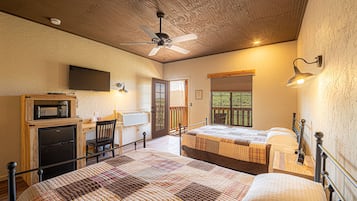 6 bedrooms, desk, free WiFi, bed sheets