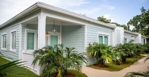 Exterior - New Caribbean home.  Resort access to pool (Islamorada)