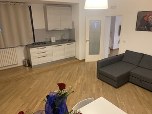 Smart TV, books - SUMMER WITH ME😁 (Bari)