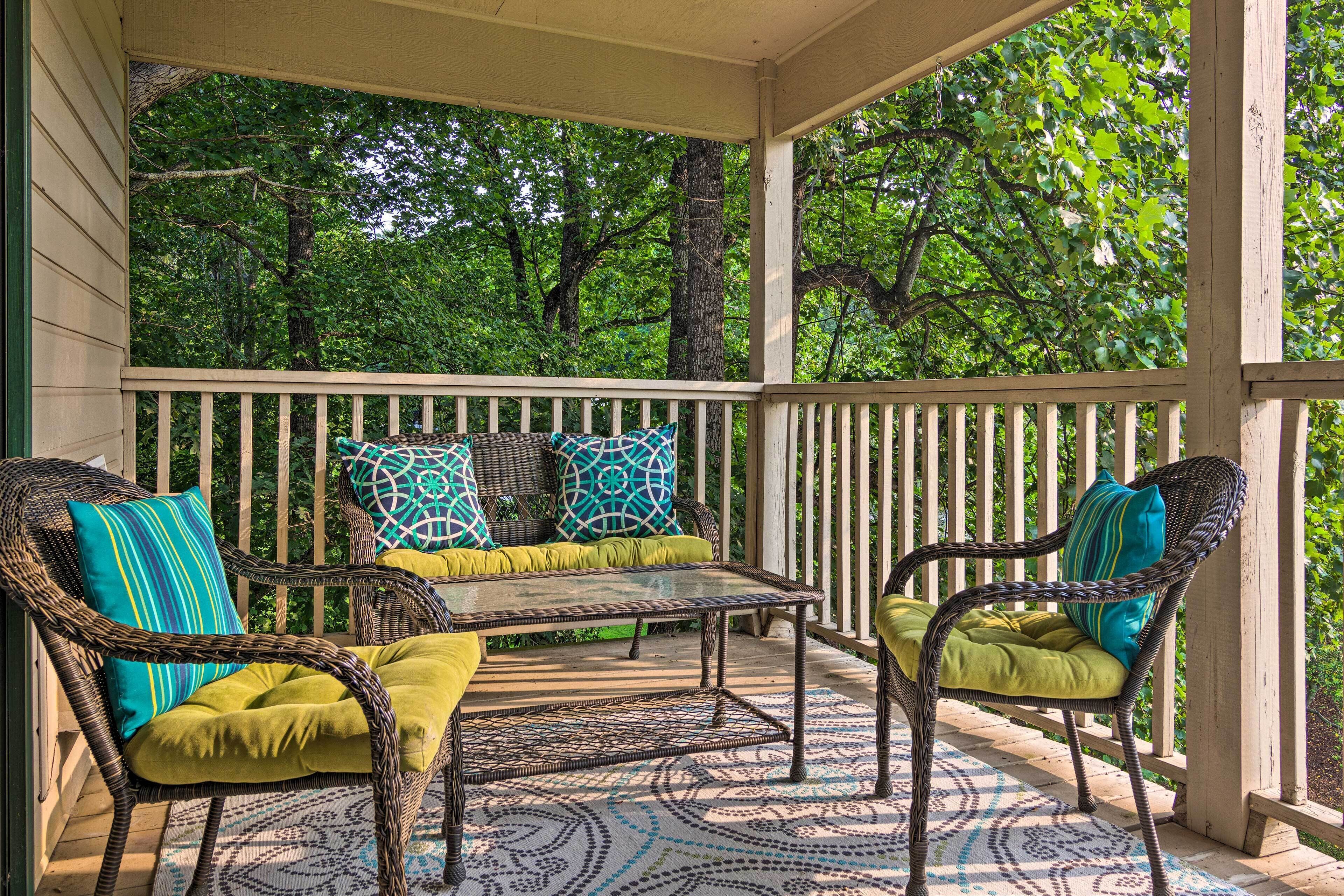 Modern Studio w/ Balcony ~ 1 Mi to Lake Lure!