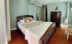 5 bedrooms, iron/ironing board, free WiFi, bed sheets