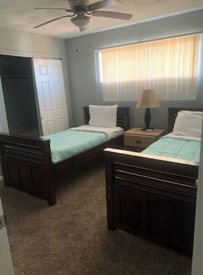 5 bedrooms, iron/ironing board, free WiFi, bed sheets