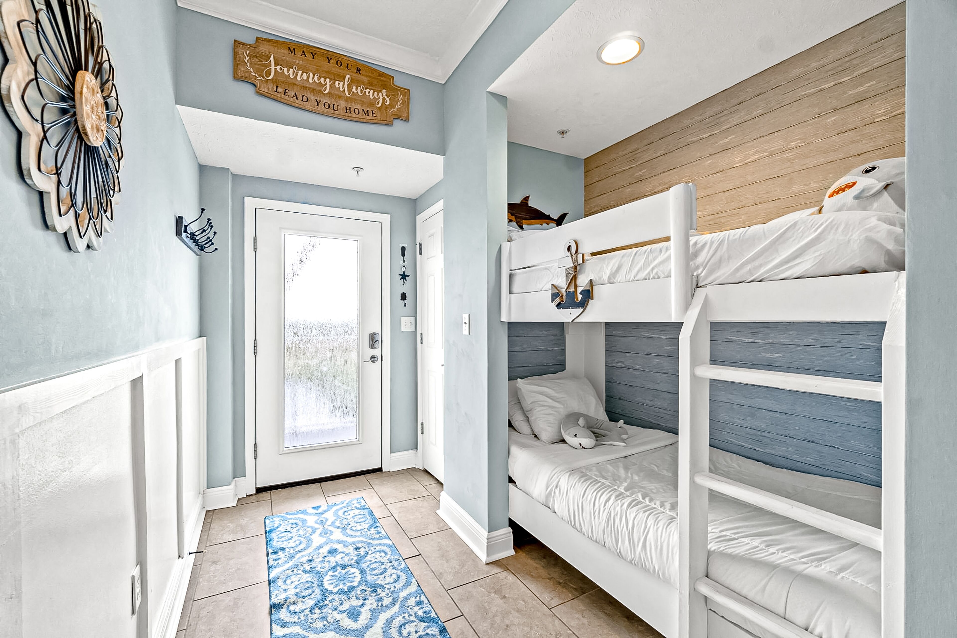 2 chambres, fer et planche à repasser, Internet gratuit, draps fournis