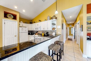 Fridge, microwave, oven, stovetop - Dog-Friendly Attractive Home w/Fast WiFi, Private Saltwater Pool, & Central AC (Destin)