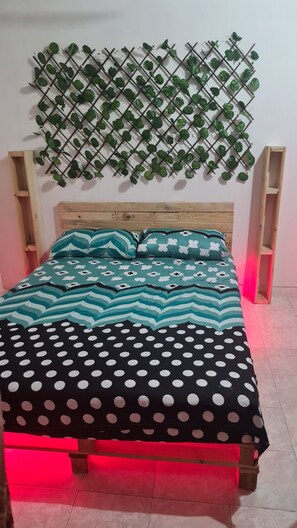 2 habitaciones, escritorio, wifi gratis y ropa de cama 
